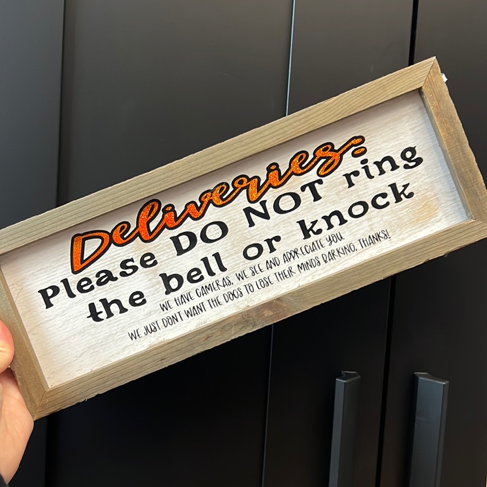 Delivery sign